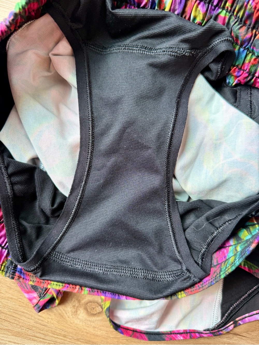 NWOT Lululemon Hotty Hot High-Rise Shorts 8 - Picture 7 of 8
